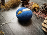 Round ornament, Lake Blue w/ Candle