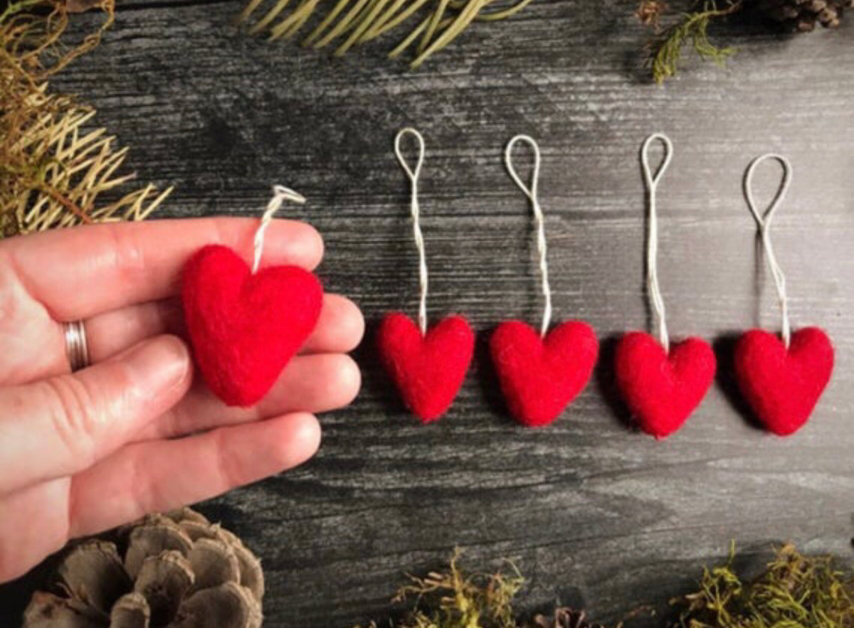 Wool heart ornaments, set of 5, Paintbrush Red – House of Moss