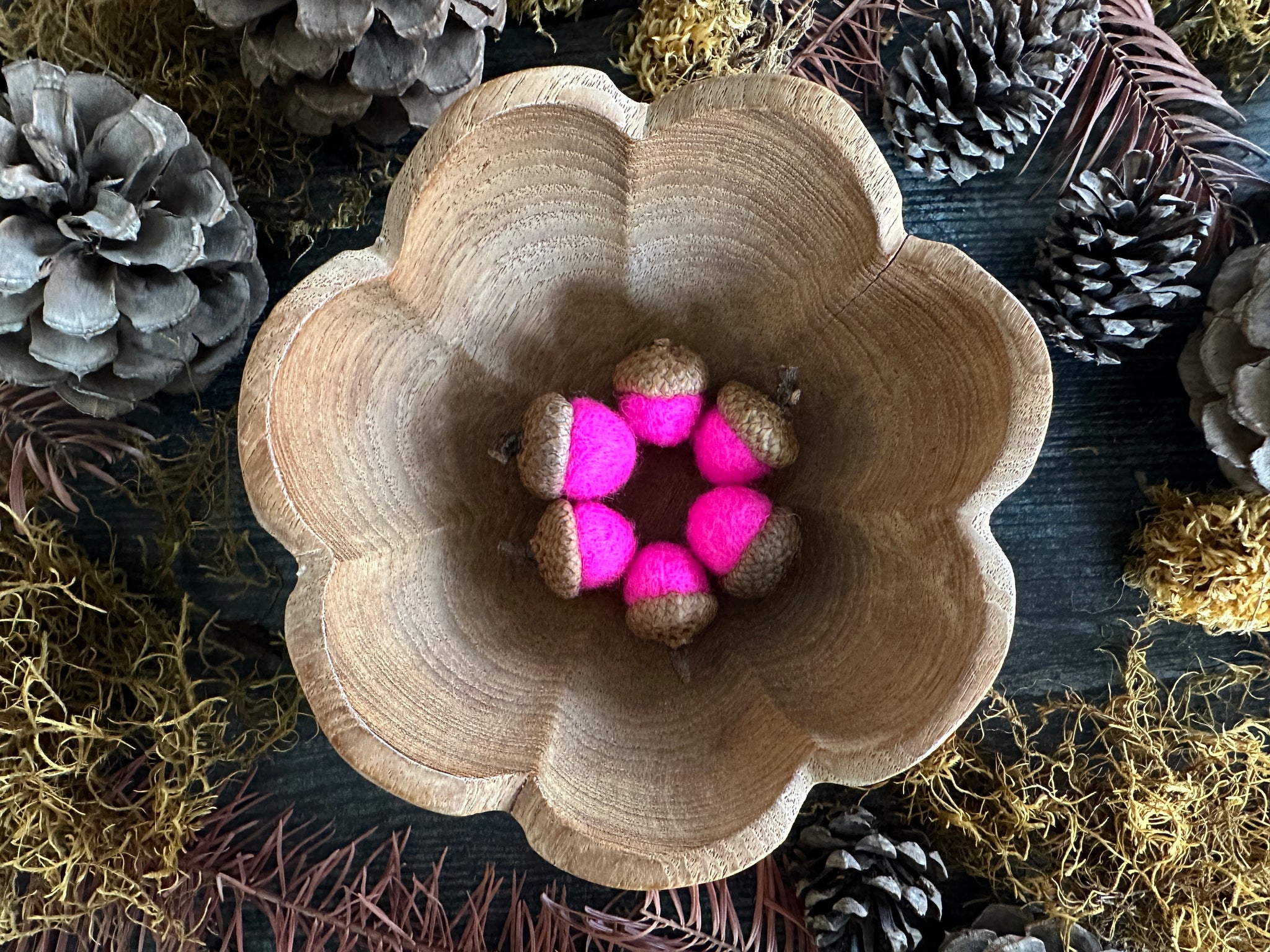 Felted wool acorns, set of 6, Rhododendron Pink – House of Moss