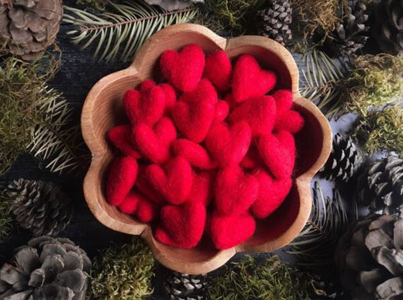 Felted wool hearts, Paintbrush Red, set of 100