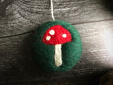 Round ornament, Pine Green w/ Mushroom